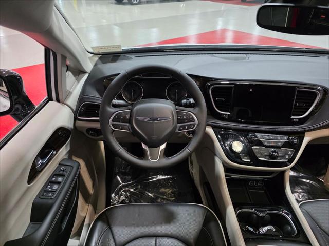 2024 Chrysler Pacifica Limited AWD