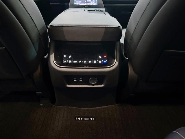 2026 INFINITI QX80 LUXE AWD