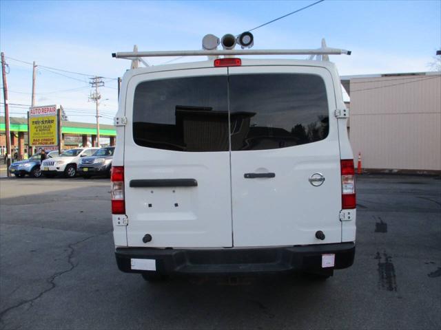 2017 Nissan 3500 S V8