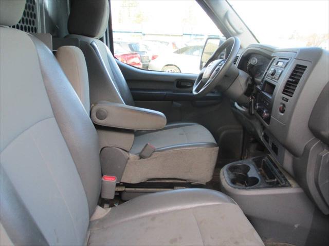 2017 Nissan 3500 S V8