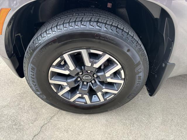 2024 Nissan Frontier Crew Cab SL 4x2