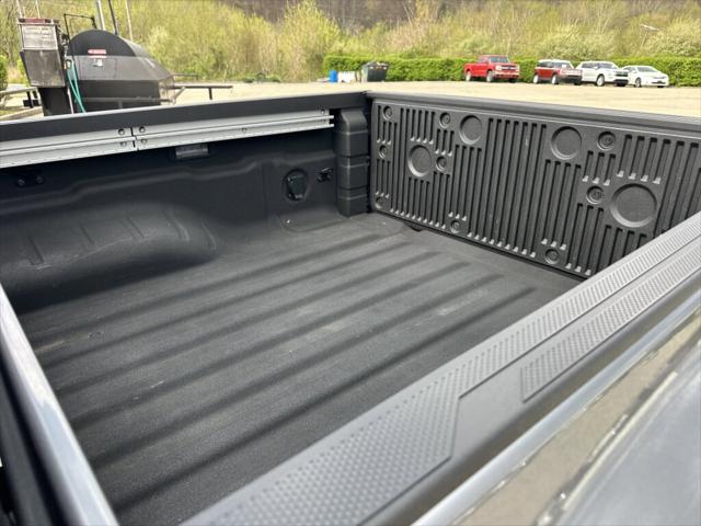2024 Nissan Frontier Crew Cab SL 4x2