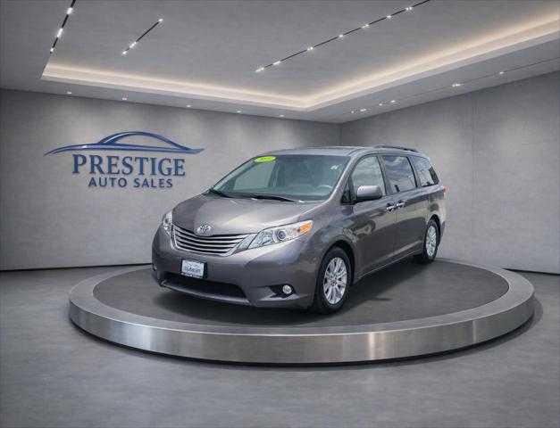 2015 Toyota Sienna XLE MINIVAN 4D