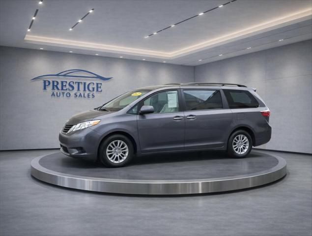 2015 Toyota Sienna XLE MINIVAN 4D