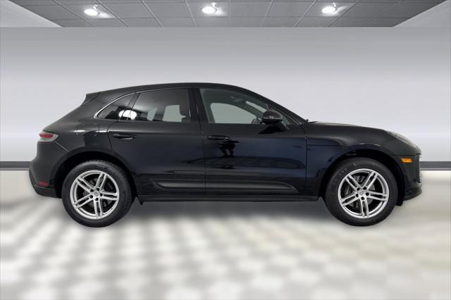 2024 Porsche Macan Unknown