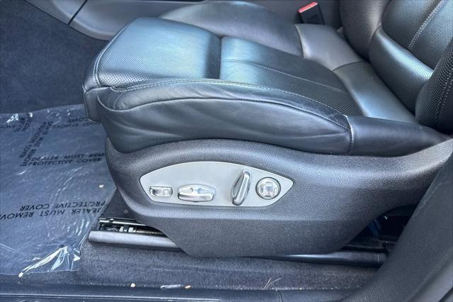 2024 Porsche Macan Unknown