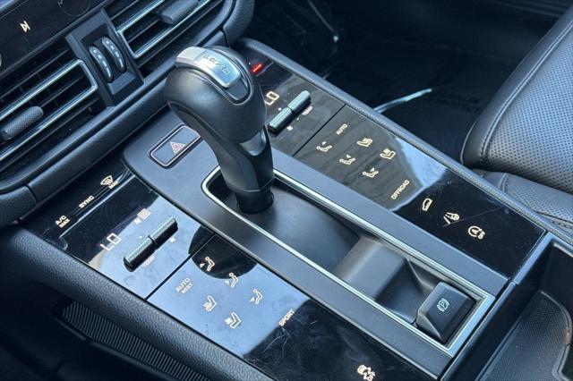 2024 Porsche Macan Unknown