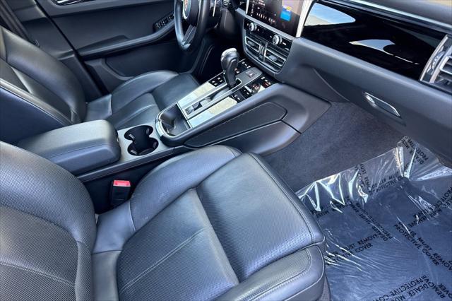 2024 Porsche Macan Unknown