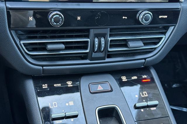 2024 Porsche Macan Unknown