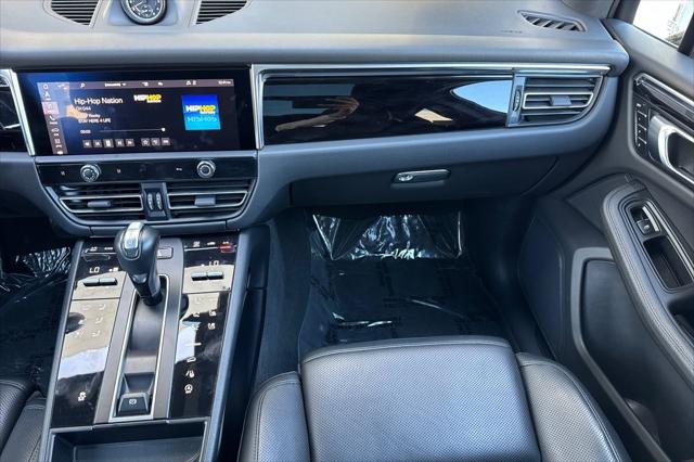 2024 Porsche Macan Unknown
