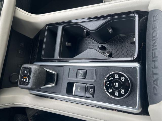 2025 Nissan Pathfinder SL 4WD