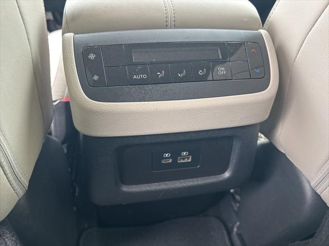 2025 Nissan Pathfinder SL 4WD