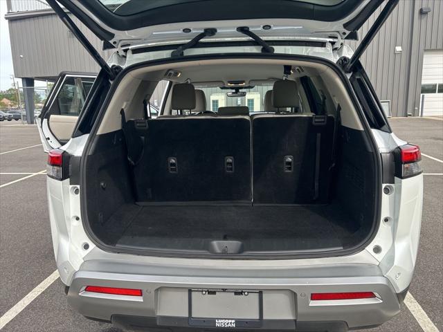 2025 Nissan Pathfinder SL 4WD