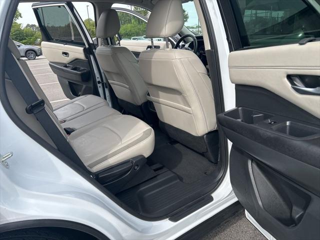 2025 Nissan Pathfinder SL 4WD