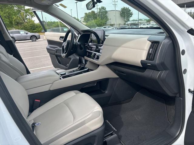 2025 Nissan Pathfinder SL 4WD
