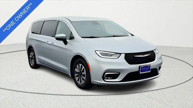2023 Chrysler Pacifica Hybrid Touring L for sale in Arlington, TX