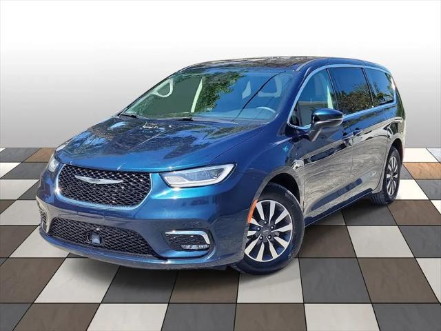 2023 Chrysler Pacifica Hybrid Touring L for sale in Fort Lauderdale, FL