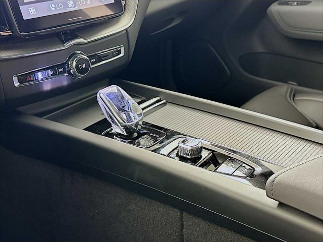 2026 Volvo XC60 Plug-In Hybrid Black Edition Ultra, T8 AWD Electric/Gasoline, Dark