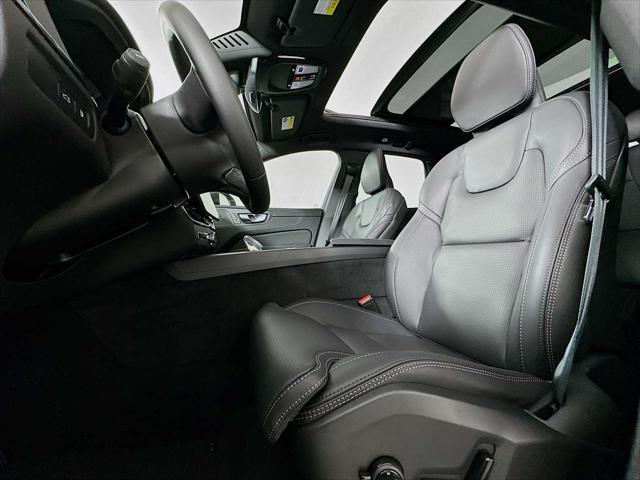 2026 Volvo XC60 Plug-In Hybrid Black Edition Ultra, T8 AWD Electric/Gasoline, Dark