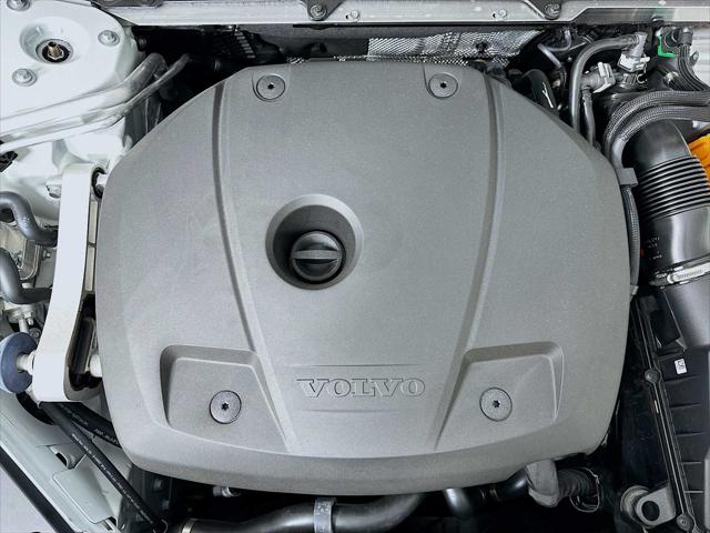 2026 Volvo XC60 Plug-In Hybrid Black Edition Ultra, T8 AWD Electric/Gasoline, Dark