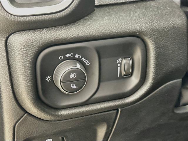 2026 Ram 1500 Express Crew Cab 4x4 57 Box