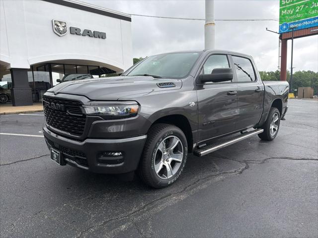 2026 RAM Ram 1500 RAM 1500 EXPRESS CREW CAB 4X2 57 BOX