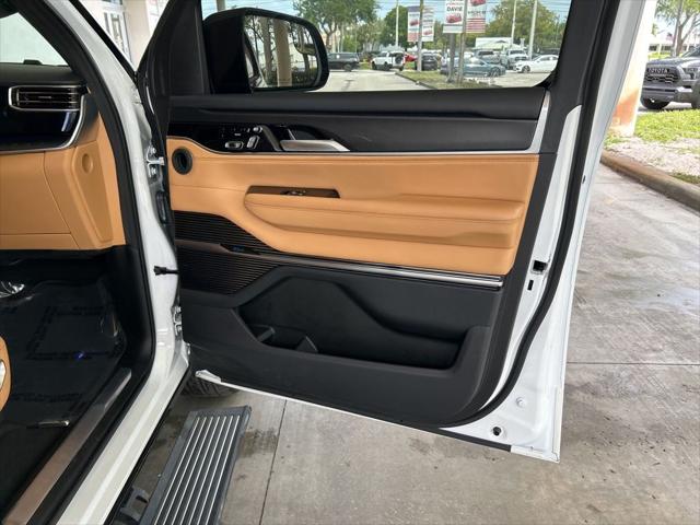2025 Jeep Grand Wagoneer L Series III Obsidian 4x4