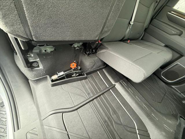 2026 Chevrolet Silverado 3500HD Crew Cab, Long Bed, LT Dual Rear Wheel, RWD
