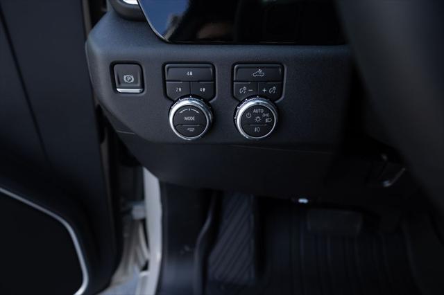 2026 GMC Sierra 2500HD Crew Cab, Standard Bed, SLE, 4WD