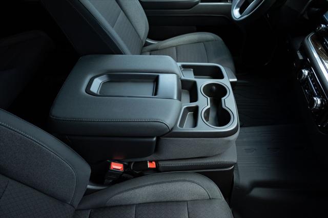 2026 GMC Sierra 2500HD Crew Cab, Standard Bed, SLE, 4WD