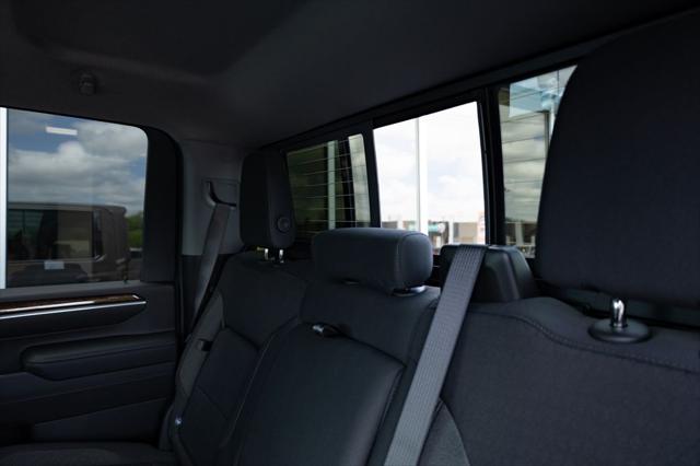 2026 GMC Sierra 2500HD Crew Cab, Standard Bed, SLE, 4WD