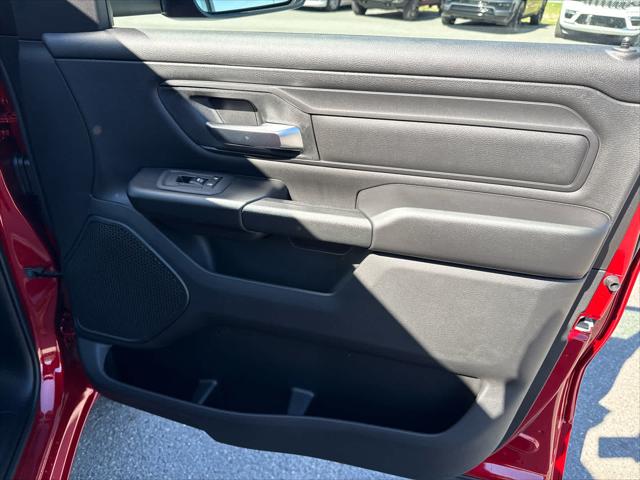 2026 Ram 1500 Express Crew Cab 4x4 5'7" Box
