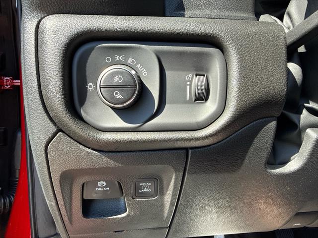 2026 Ram 1500 Express Crew Cab 4x4 5'7" Box