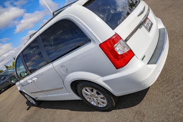 2015 Chrysler Town & Country Touring