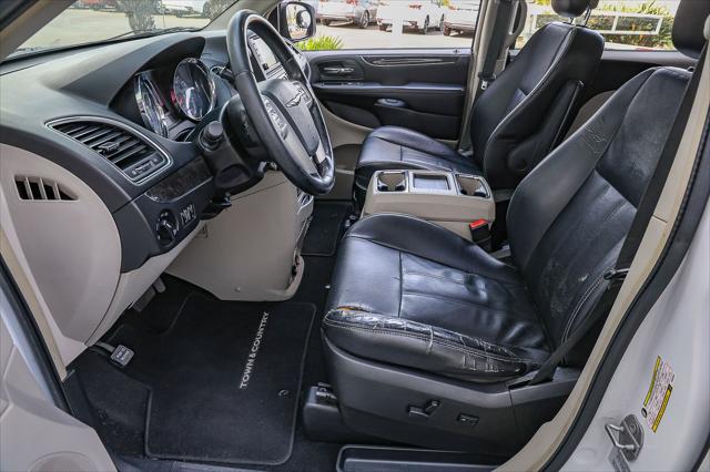 2015 Chrysler Town & Country Touring