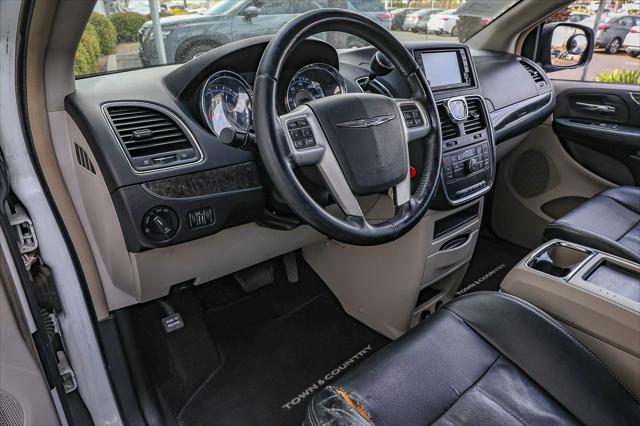 2015 Chrysler Town & Country Touring