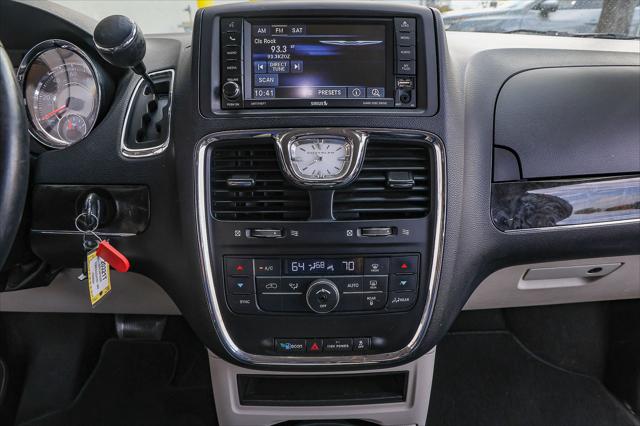 2015 Chrysler Town & Country Touring
