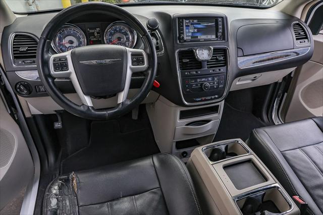 2015 Chrysler Town & Country Touring