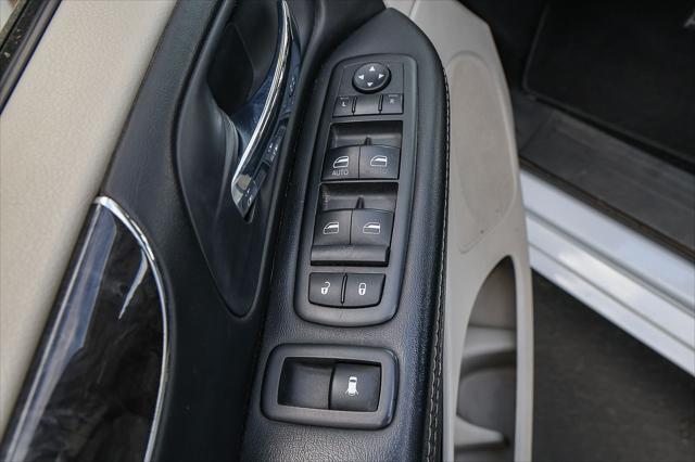2015 Chrysler Town & Country Touring