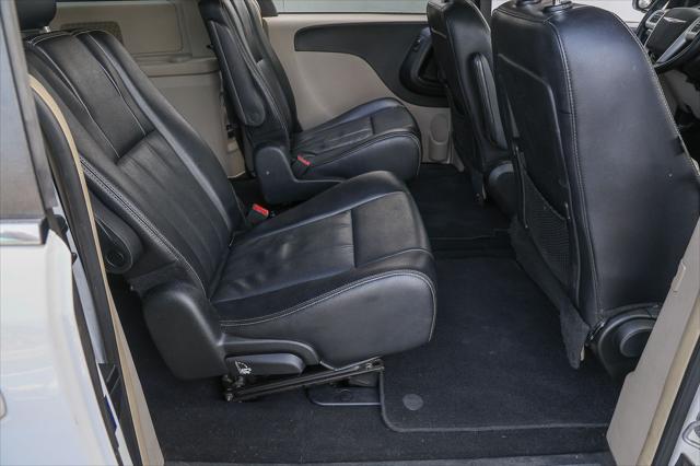 2015 Chrysler Town & Country Touring