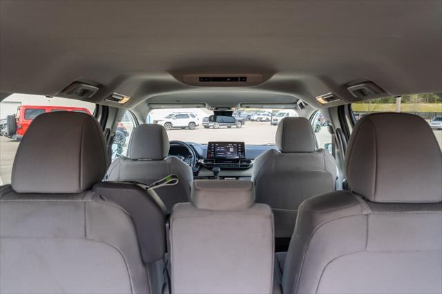 2024 Toyota Sienna LE
