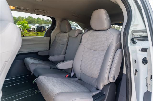 2024 Toyota Sienna LE