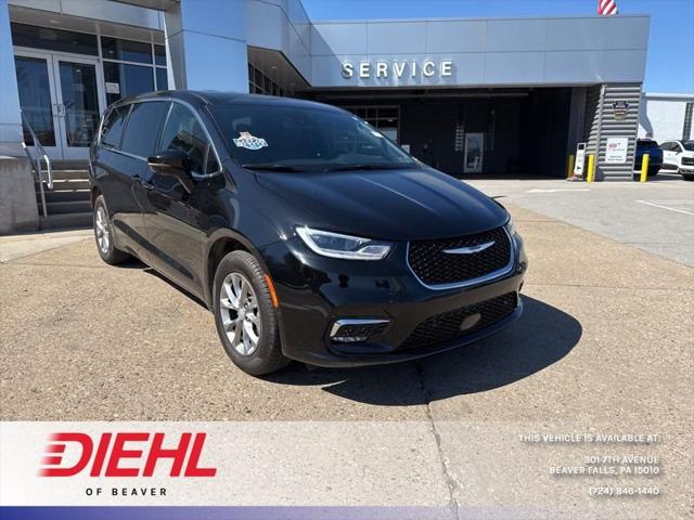 2026 Chrysler Pacifica Select AWD