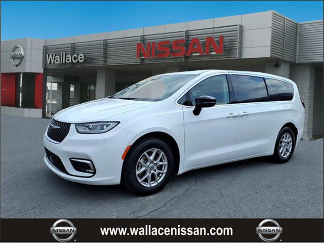 2024 Chrysler Pacifica Touring L for sale in Kingsport, TN