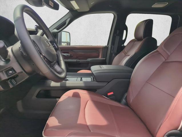 2026 RAM Ram 3500 RAM 3500 LIMITED CREW CAB 4X4 8 BOX