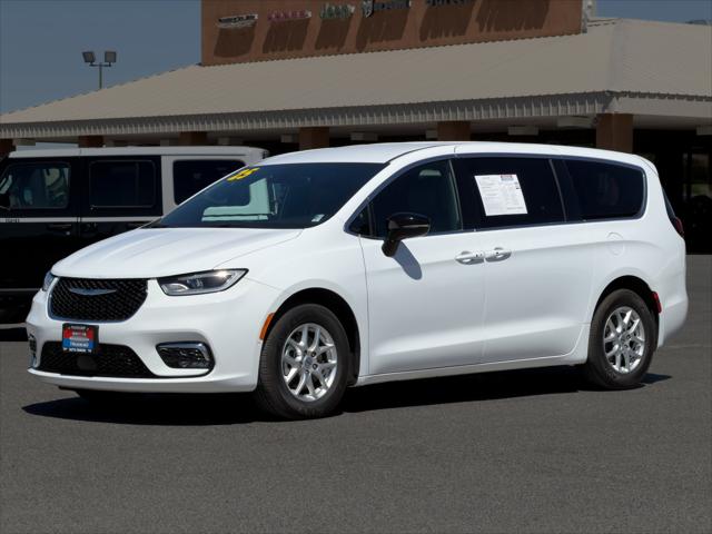 2025 Chrysler Pacifica Select for sale in Pahrump, NV