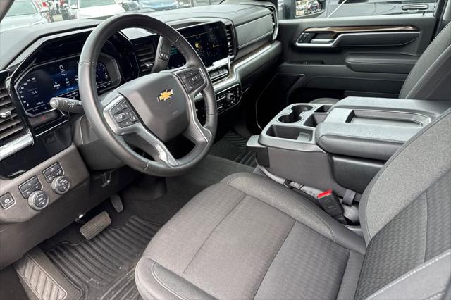 2025 Chevrolet Silverado 2500HD 4WD Crew Cab Standard Bed LT