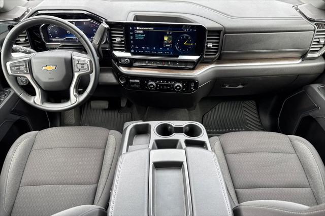 2025 Chevrolet Silverado 2500HD 4WD Crew Cab Standard Bed LT