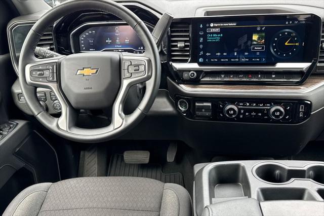 2025 Chevrolet Silverado 2500HD 4WD Crew Cab Standard Bed LT