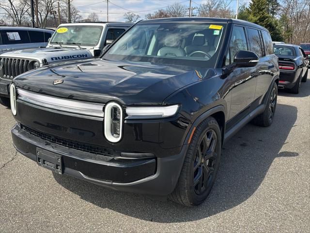 2025 Rivian R1S Adventure